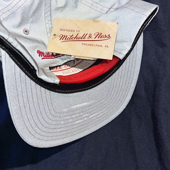 MITCHELL & NESS 3M REFLECTIVE MIAMI HEAT HAT - Picture 10 of 11